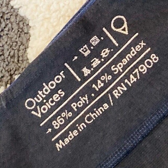 Outdoor Voices $85 Womens XS Blue Black 3/4 Two Tone Warmup Legging Active Pants - Picture 9 of 12